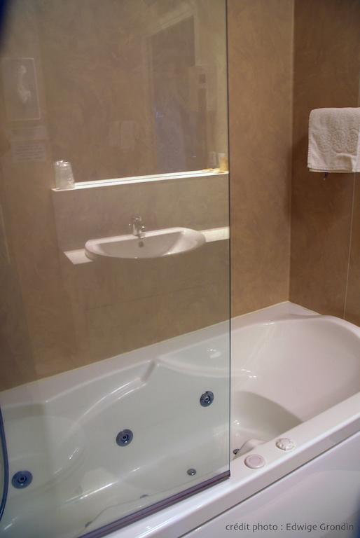 Les Hirondelles Hotell Orcines Rom bilde