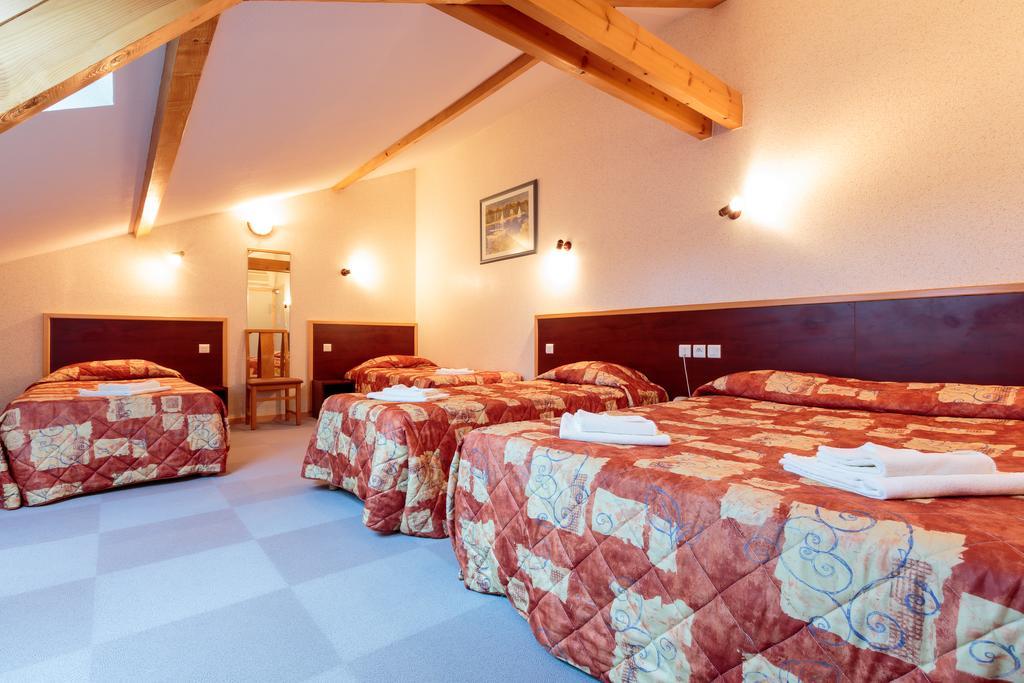 Les Hirondelles Hotell Orcines Eksteriør bilde