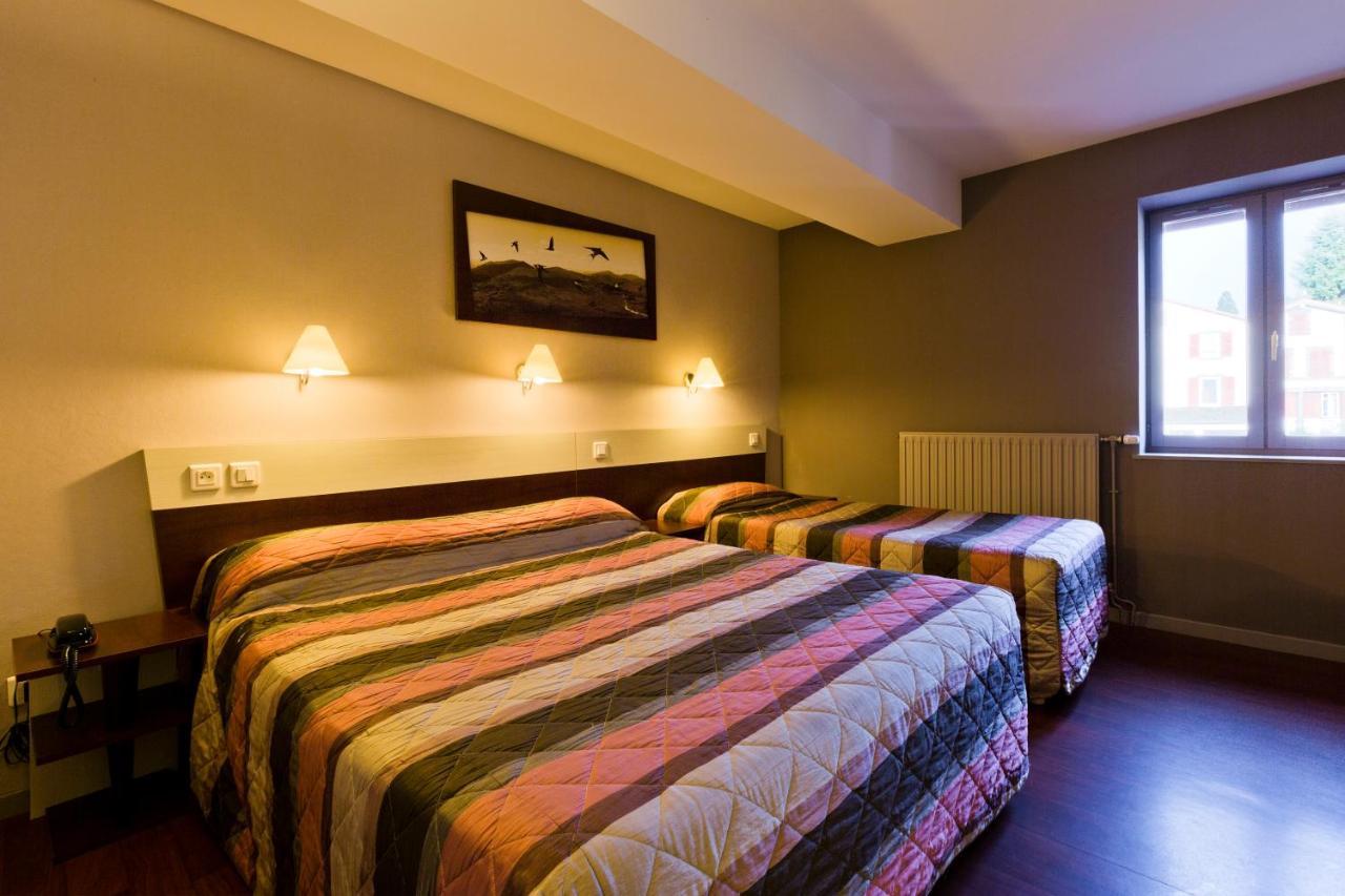 Les Hirondelles Hotell Orcines Eksteriør bilde
